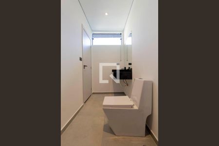 Casa para alugar com 298m², 3 quartos e 8 vagas Casa para alugar com 298m², 3 quartos e 8 vagasBanheiro Externo