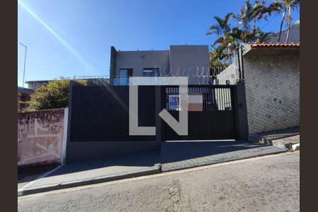 Casa para alugar com 298m², 3 quartos e 8 vagas Casa para alugar com 298m², 3 quartos e 8 vagasFachada