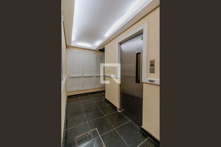 Apartamento à venda com 87m², 3 quartos e sem vaga Apartamento à venda com 87m², 3 quartos e sem vagaElevador