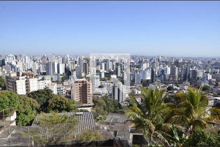 Casa à venda com 340m², 2 quartos e 5 vagasVista