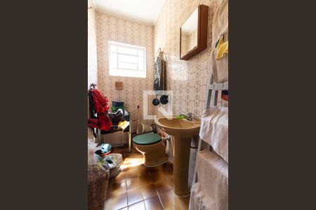 Casa à venda com 185m², 3 quartos e 2 vagas Casa à venda com 185m², 3 quartos e 2 vagasBanheiro de serviço