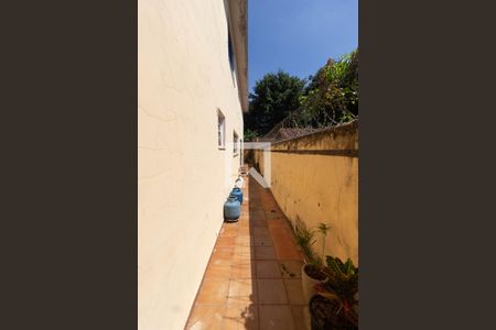 Casa à venda com 185m², 3 quartos e 2 vagas Casa à venda com 185m², 3 quartos e 2 vagasCorredor