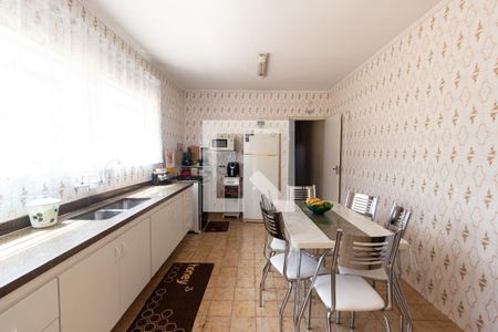 Casa à venda com 185m², 3 quartos e 2 vagas Casa à venda com 185m², 3 quartos e 2 vagasCozinha