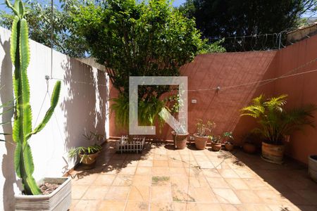 Casa à venda com 185m², 3 quartos e 2 vagas Casa à venda com 185m², 3 quartos e 2 vagasQuintal