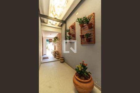 Casa à venda com 185m², 3 quartos e 2 vagas Casa à venda com 185m², 3 quartos e 2 vagasHall