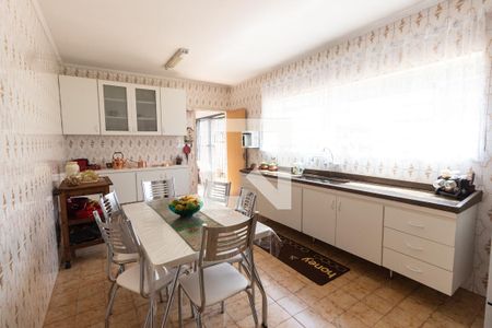 Casa à venda com 185m², 3 quartos e 2 vagas Casa à venda com 185m², 3 quartos e 2 vagasCozinha