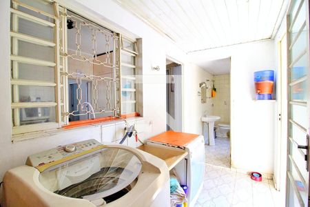 Casa à venda com 220m², 4 quartos e 1 vagaÁrea de Serviço