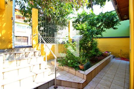 Casa à venda com 220m², 4 quartos e 1 vagaQuintal