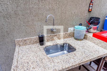 Casa à venda com 214m², 4 quartos e 3 vagas Casa à venda com 214m², 4 quartos e 3 vagasQuintal e churrasqueira