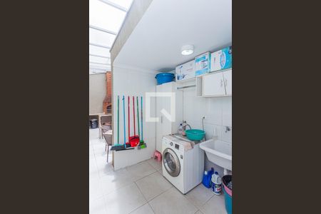 Casa à venda com 214m², 4 quartos e 3 vagas Casa à venda com 214m², 4 quartos e 3 vagasÁrea de Serviço