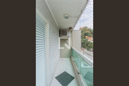 Casa à venda com 214m², 4 quartos e 3 vagas Casa à venda com 214m², 4 quartos e 3 vagasVaranda suite