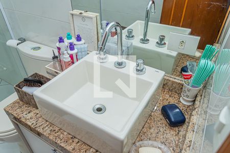 Casa à venda com 214m², 4 quartos e 3 vagas Casa à venda com 214m², 4 quartos e 3 vagasBanheiro social
