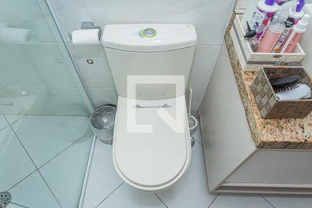 Casa à venda com 214m², 4 quartos e 3 vagas Casa à venda com 214m², 4 quartos e 3 vagasBanheiro social