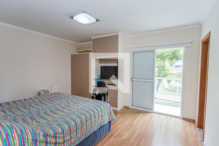 Casa à venda com 214m², 4 quartos e 3 vagas Casa à venda com 214m², 4 quartos e 3 vagasSuite