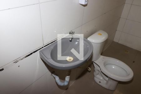 Banheiro de casa para alugar com 1 quarto, 50m² em Vila Carrao, São Paulo