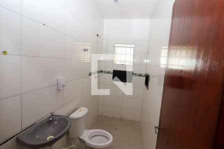 Banheiro de casa para alugar com 1 quarto, 50m² em Vila Carrao, São Paulo