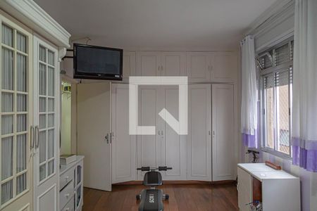 Apartamento à venda com 211m², 4 quartos e 2 vagasQuarto 2 