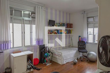 Apartamento à venda com 211m², 4 quartos e 2 vagasQuarto 2 