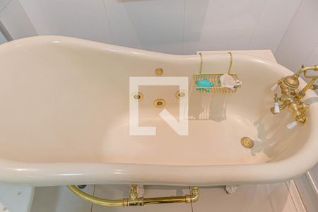 Apartamento à venda com 211m², 4 quartos e 2 vagasBanheiro da Suíte