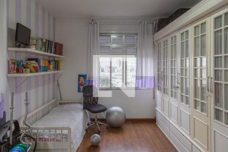 Apartamento à venda com 211m², 4 quartos e 2 vagasQuarto 2 