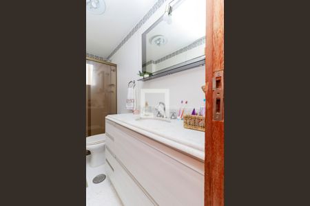 Apartamento para alugar com 170m², 4 quartos e 2 vagas Apartamento para alugar com 170m², 4 quartos e 2 vagasBanheiro 2