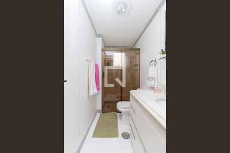 Apartamento para alugar com 170m², 4 quartos e 2 vagas Apartamento para alugar com 170m², 4 quartos e 2 vagasBanheiro 2