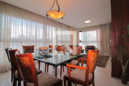 Apartamento à venda com 147m², 4 quartos e 4 vagasSala