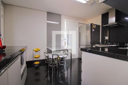 Apartamento à venda com 147m², 4 quartos e 4 vagasCozinha