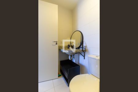 Banheiro de kitnet/studio para alugar com 1 quarto, 28m² em Liberdade, São Paulo