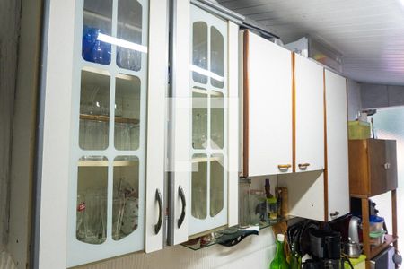 Casa à venda com 120m², 4 quartos e sem vaga Casa à venda com 120m², 4 quartos e sem vagaCozinha - Armários