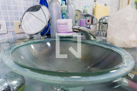 Casa à venda com 120m², 4 quartos e sem vaga Casa à venda com 120m², 4 quartos e sem vagaBanheiro da Suíte Detalhe