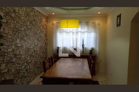 Casa à venda com 3 quartos, 300m² em Jardim Piqueroby, São Paulo