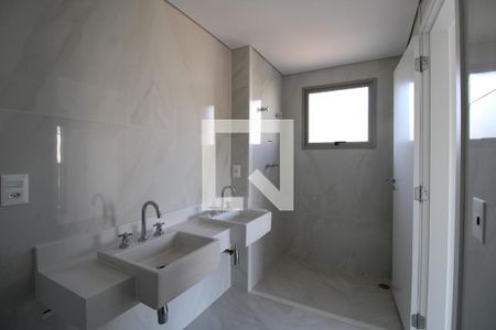 Apartamento à venda com 118m², 3 quartos e 3 vagasBanheiro da suíte 1 