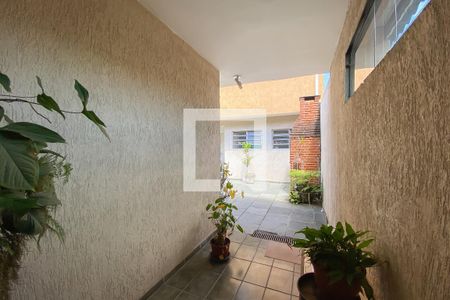 Casa à venda com 100m², 3 quartos e 3 vagasCorredor