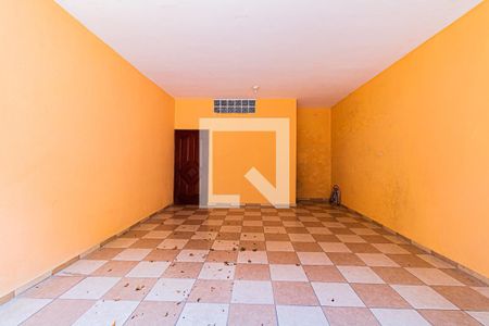 Casa à venda com 190m², 3 quartos e 4 vagas Casa à venda com 190m², 3 quartos e 4 vagasGaragem