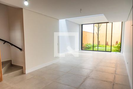 Casa à venda com 230m², 3 quartos e 4 vagasSala