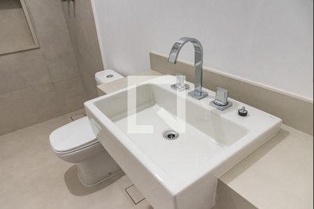 Casa à venda com 230m², 3 quartos e 4 vagasBanheiro da suíte 2