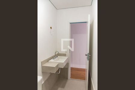 Casa à venda com 230m², 3 quartos e 4 vagasBanheiro da suíte 2