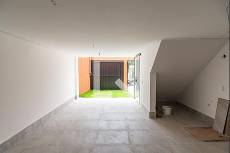 Casa à venda com 230m², 3 quartos e 4 vagasGaragem