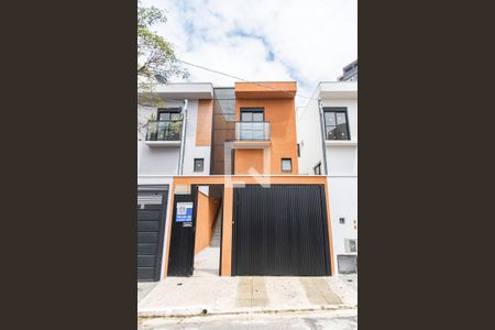 Casa à venda com 230m², 3 quartos e 4 vagasFachada