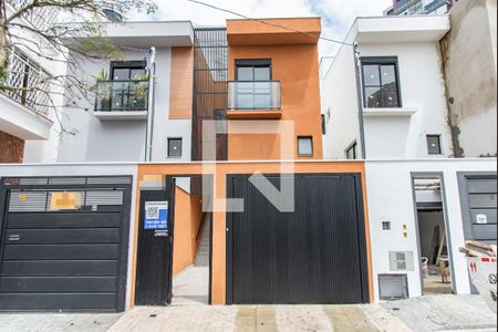 Casa à venda com 230m², 3 quartos e 4 vagasFachada