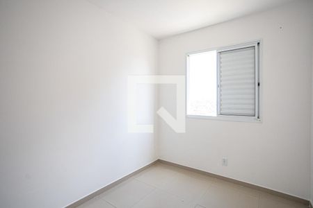 Quarto 2 de apartamento para alugar com 2 quartos, 43m² em Vila da Oportunidade, Carapicuíba