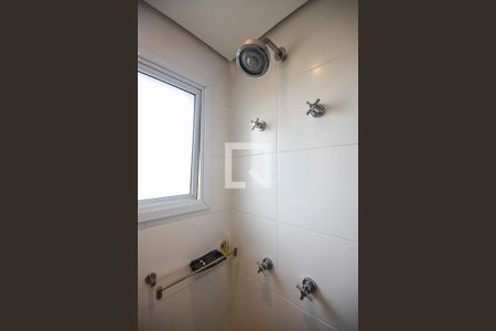 Apartamento para alugar com 104m², 3 quartos e 2 vagas Apartamento para alugar com 104m², 3 quartos e 2 vagasChuveiro do banheiro