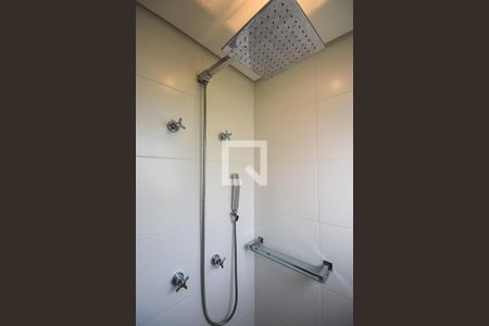 Apartamento para alugar com 104m², 3 quartos e 2 vagas Apartamento para alugar com 104m², 3 quartos e 2 vagasChuveiro do banheiro da suíte