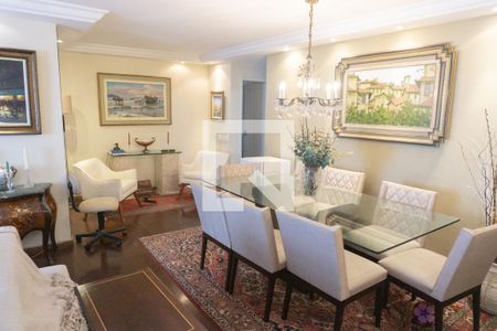 Sala de apartamento à venda com 3 quartos, 210m² em Morro dos Ingleses, São Paulo