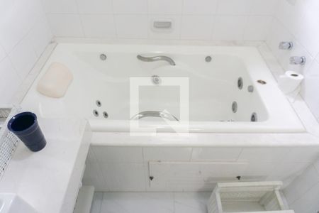 Apartamento à venda com 210m², 3 quartos e 2 vagasBanheiro da Suíte