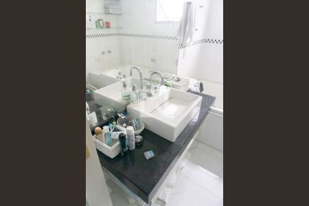 Apartamento à venda com 210m², 3 quartos e 2 vagasBanheiro