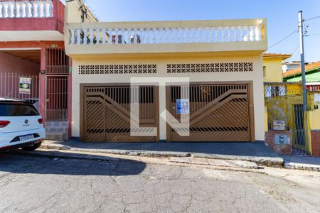 Casa à venda com 220m², 4 quartos e 3 vagasFachada