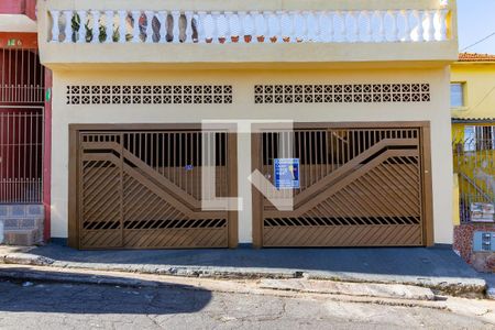 Casa à venda com 220m², 4 quartos e 3 vagasFachada