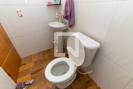 Casa à venda com 220m², 4 quartos e 3 vagasBanheiro da Suíte 2